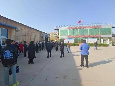 武邑党校乡村振兴合作社主体带头人培训班在贾寺院参观