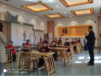 孙敬学堂学习国学礼仪知识